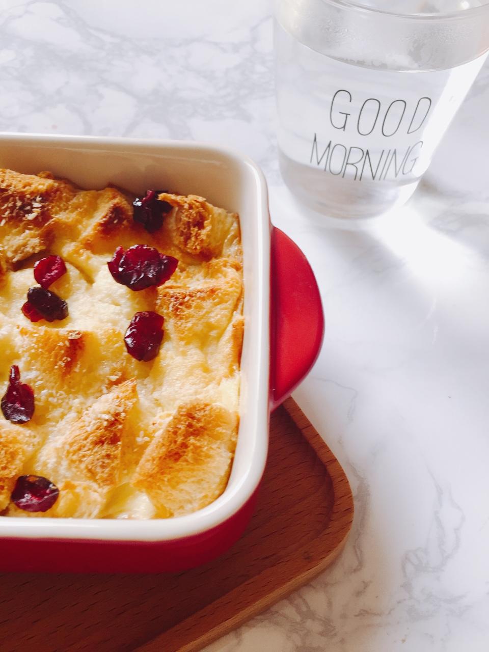 快手早餐面包布丁 | 消耗剩余吐司及淡奶油的好方法