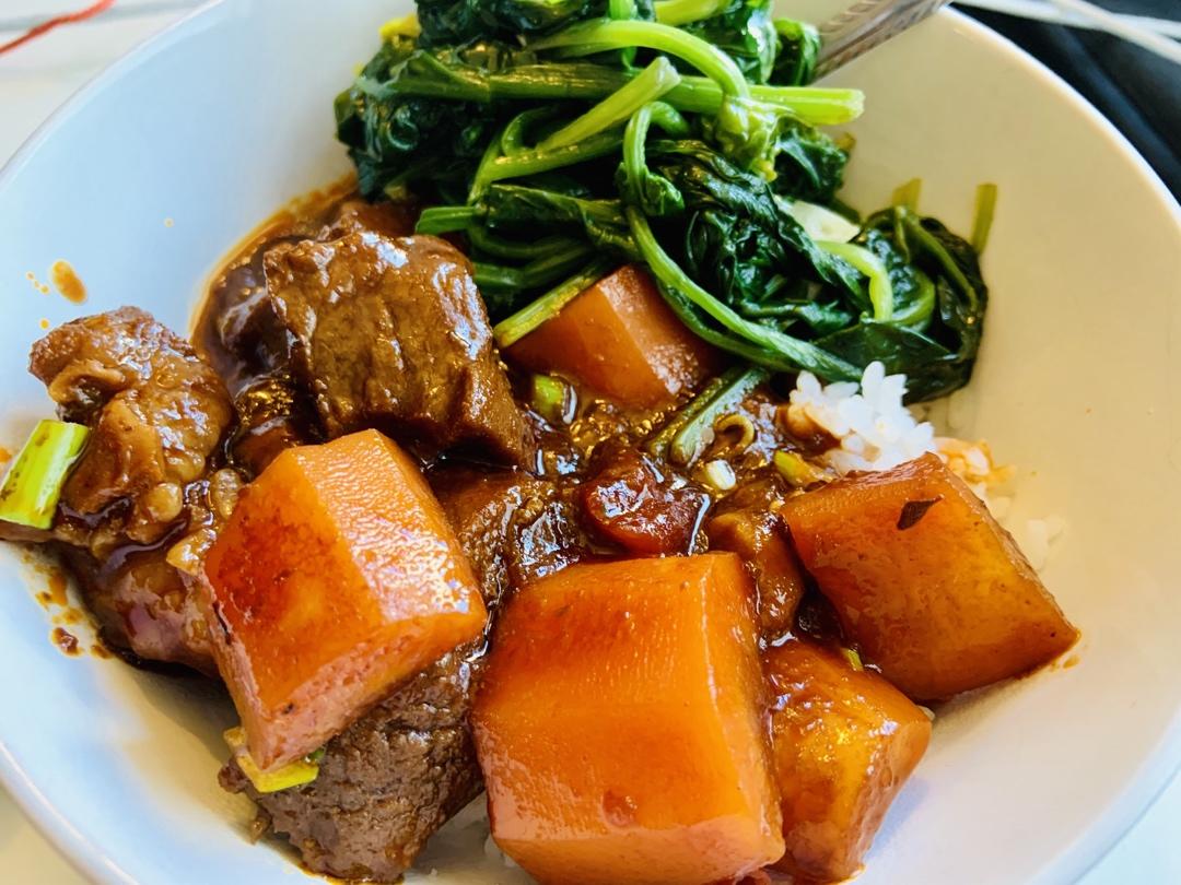 红烧牛肉土豆 （独家秘制）