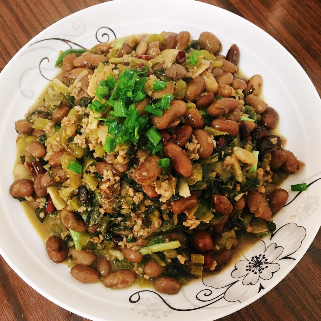 酸菜烩豆米