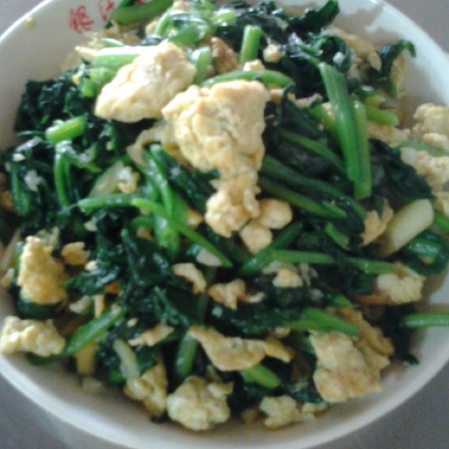 菠菜炒鸡蛋