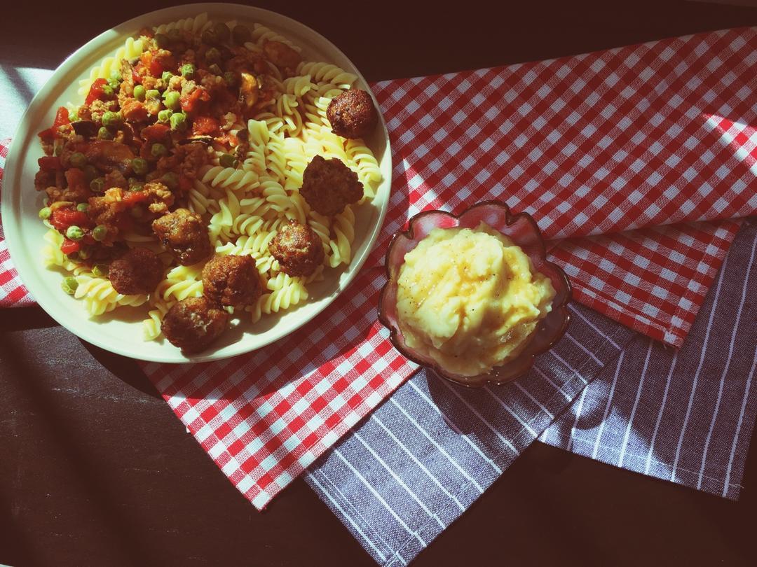 豌豆番茄肉酱拌意粉