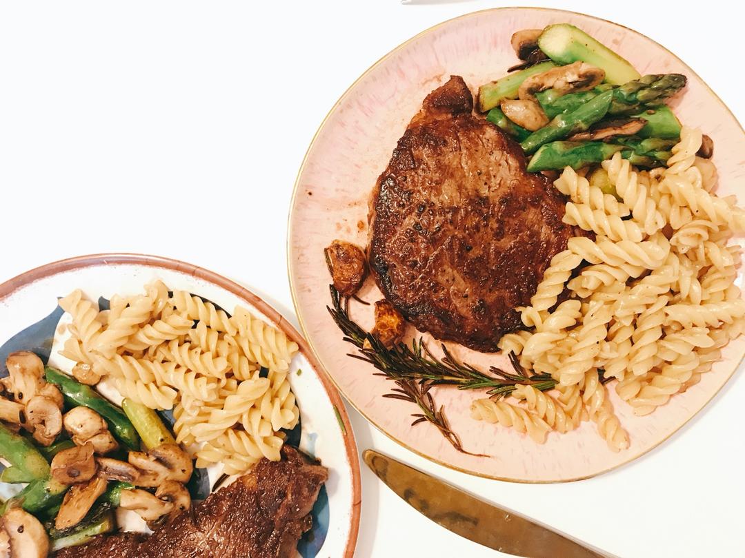 家常煎牛排万能公式（内含多个实用小贴士）