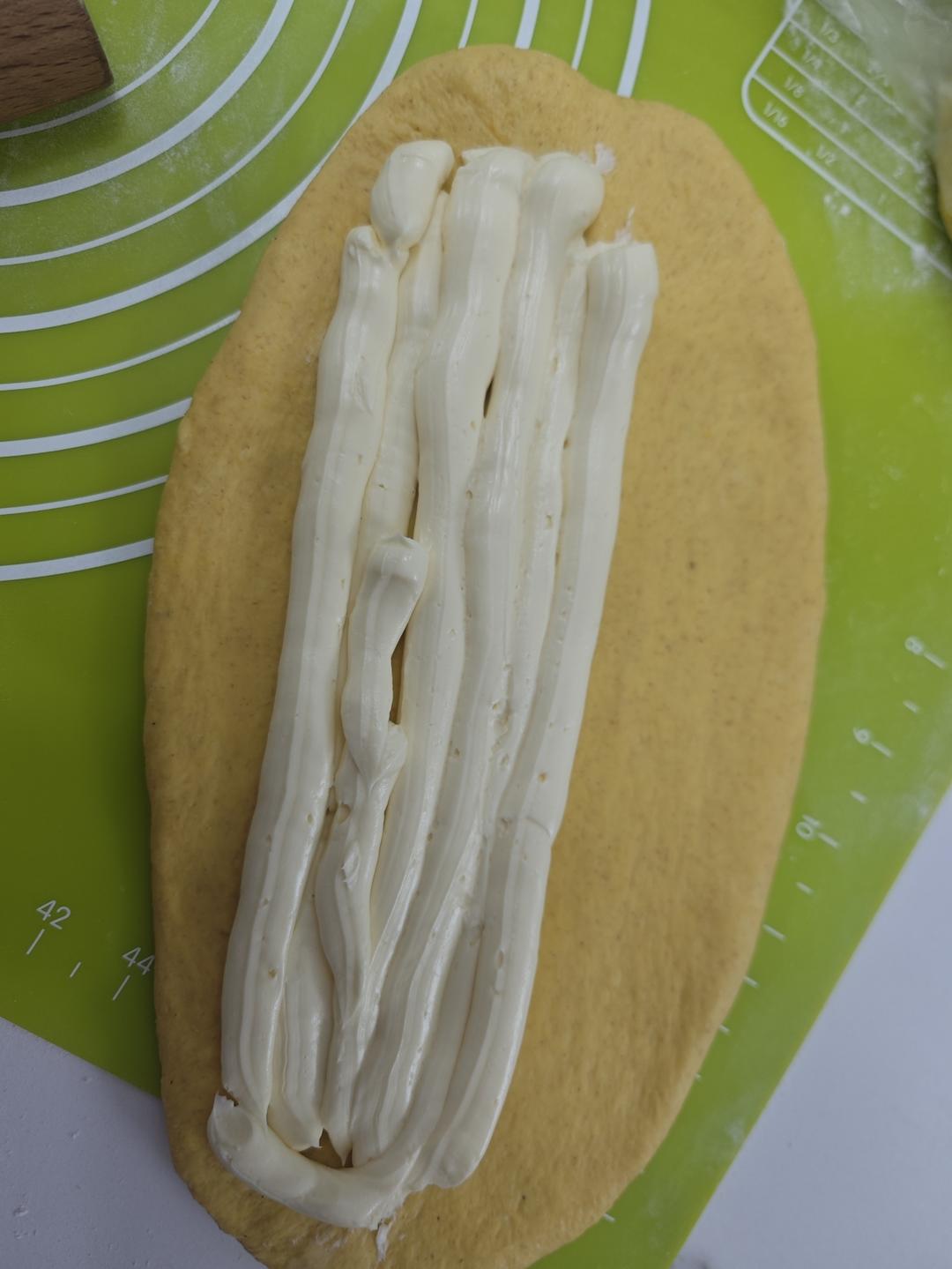 好吃到疯的南瓜奶酪软欧包