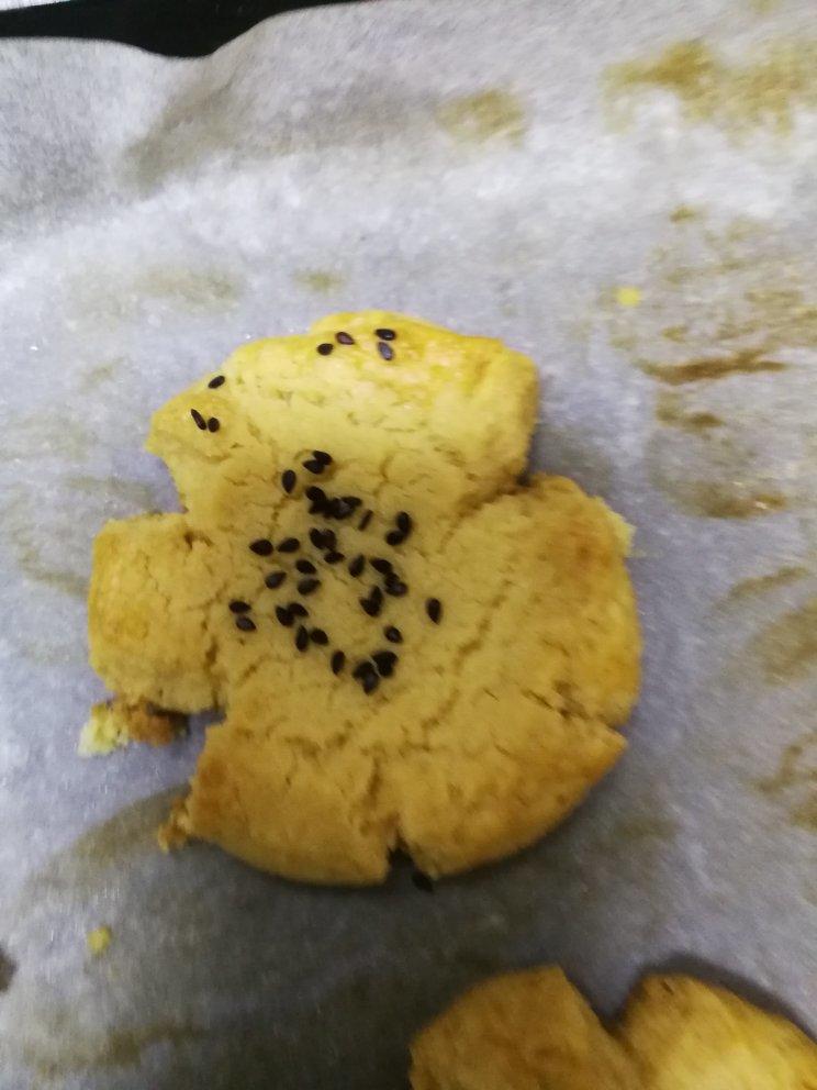 轻轻一按就碎掉的原味桃酥（不输猪油版）