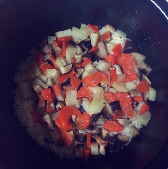 香菇胡萝卜土豆饭