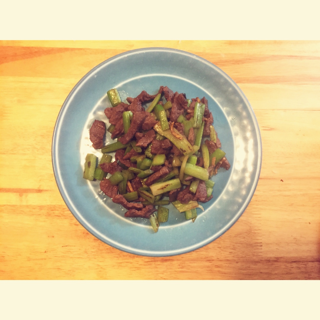 牛肉丝炒香芹