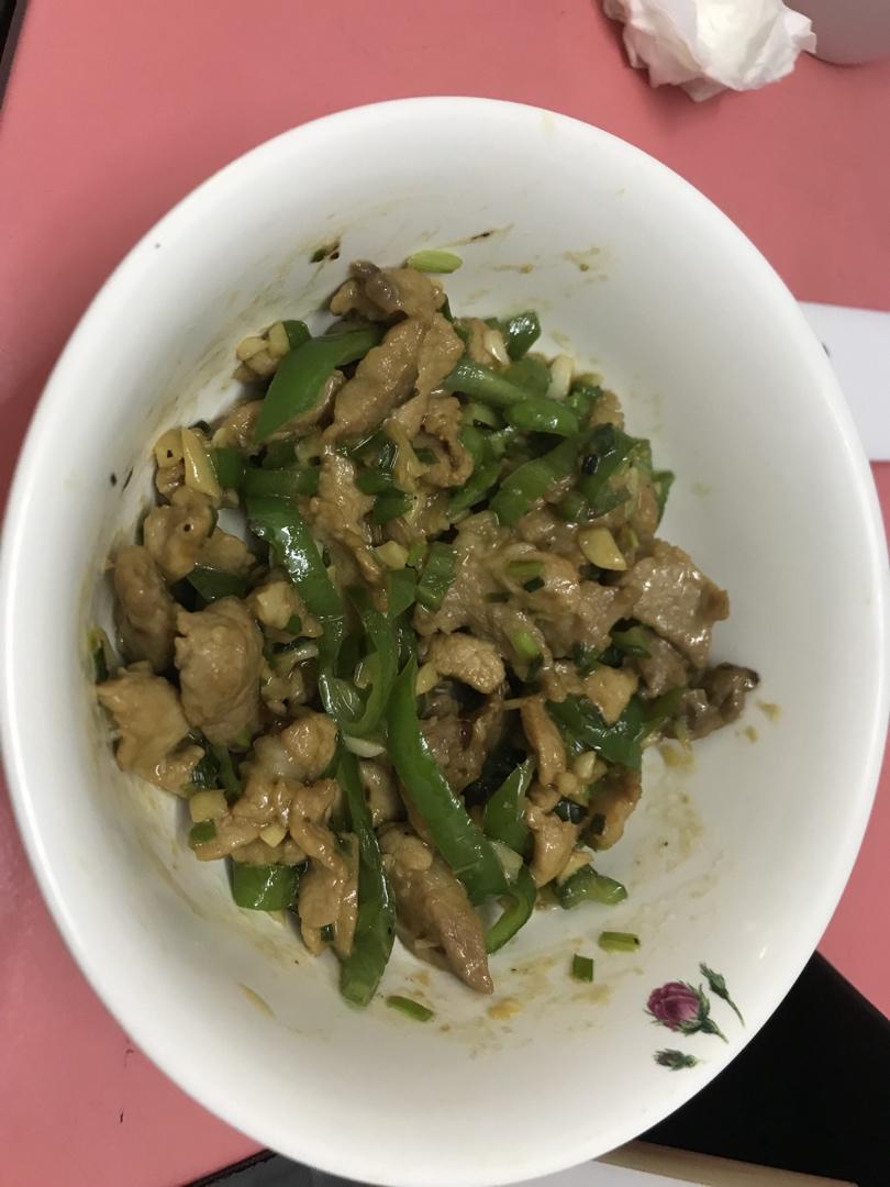巨下饭的尖椒肉丝好吃得一碗接一碗