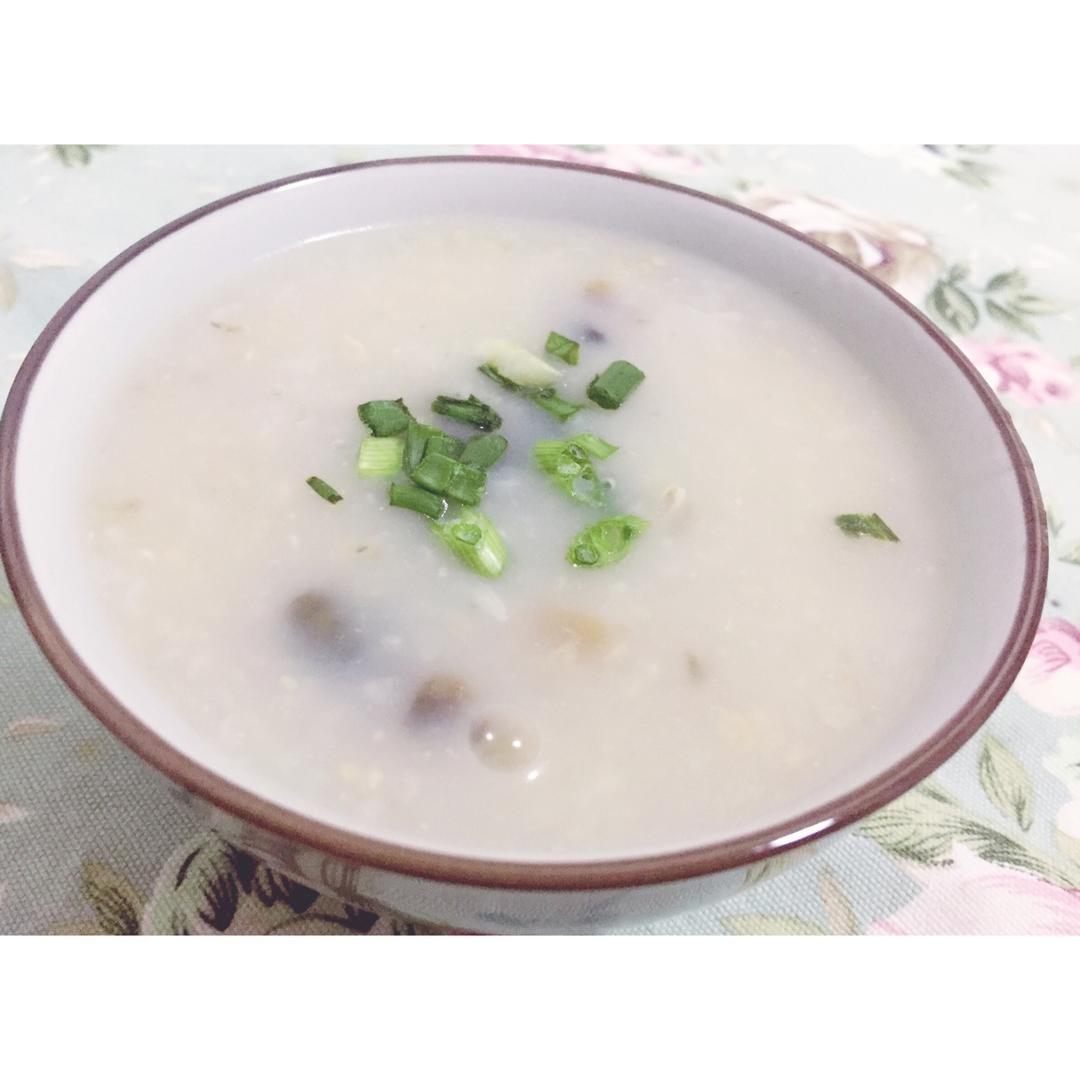 电饭煲版皮蛋瘦肉粥