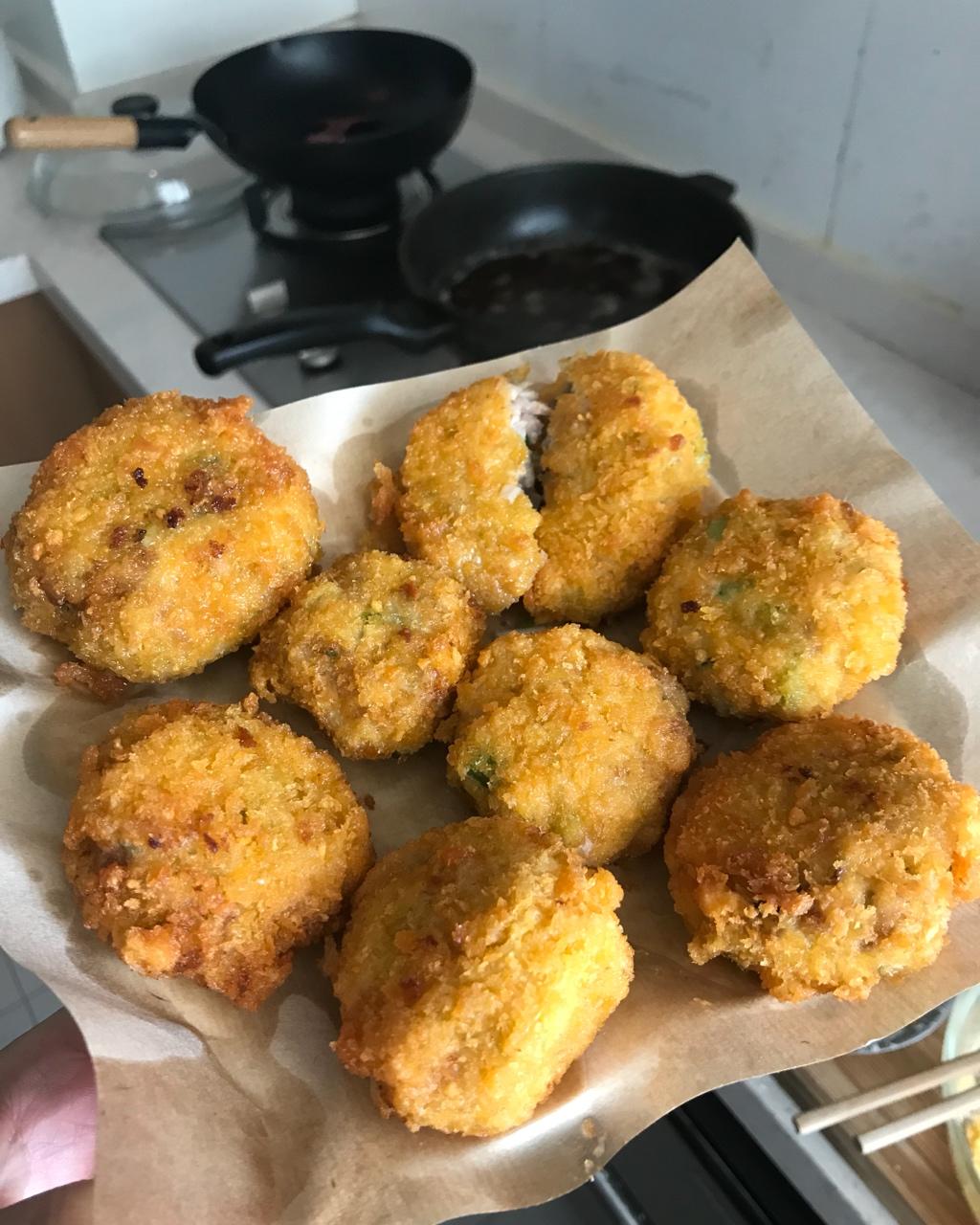 元気arisa做的日本家庭料理——炸肉饼