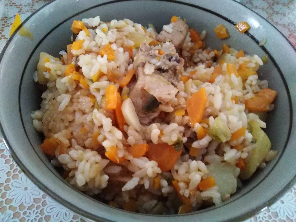 喷香排骨焖饭（爆好吃）