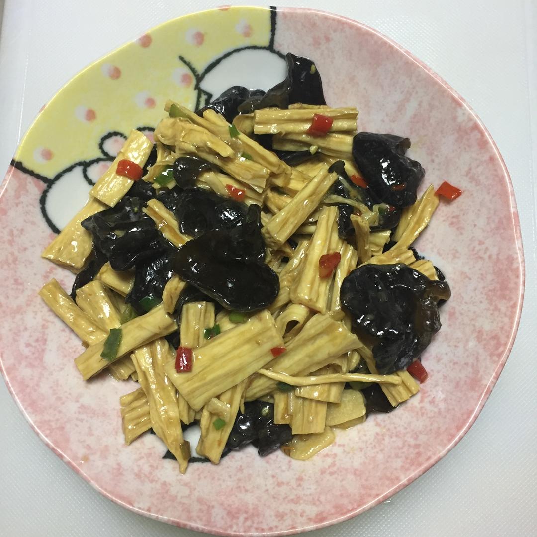 黑木耳炒腐竹