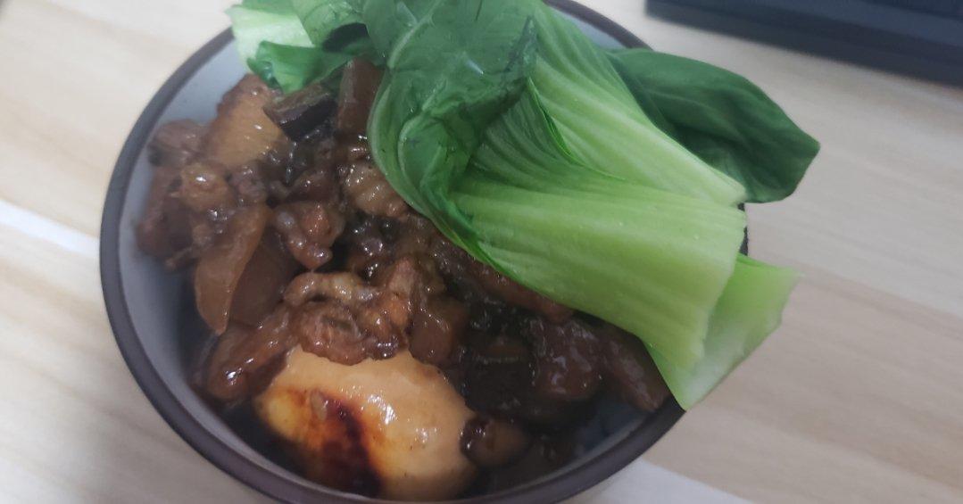 洋葱酥卤肉饭