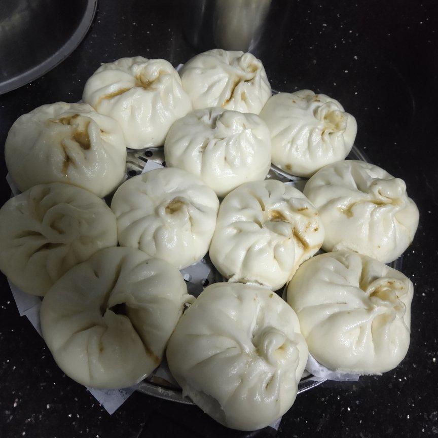 一口咬下去满是汤汁的鲜肉包子