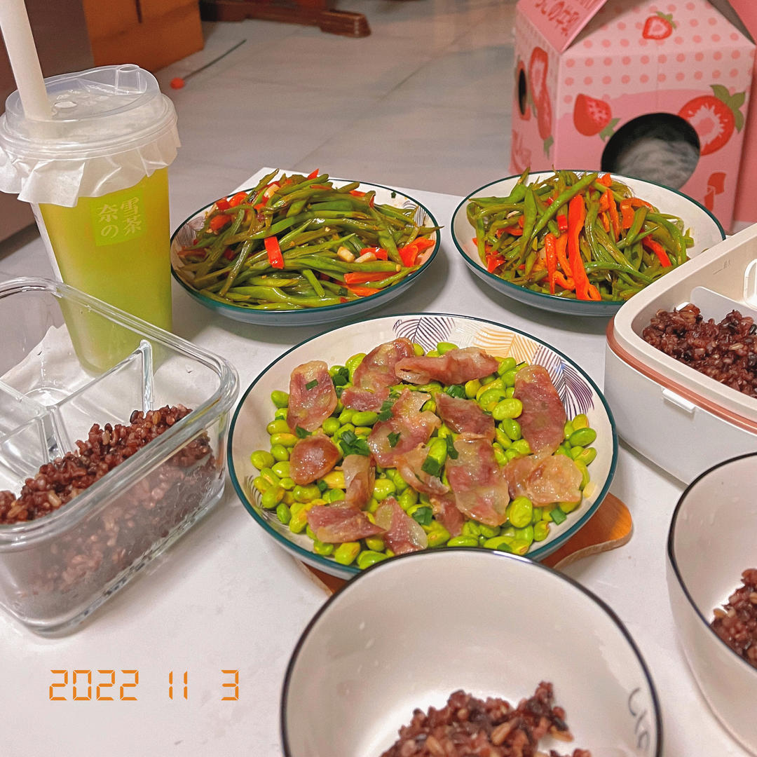 香肠蒸毛豆米（超级美味又简单）