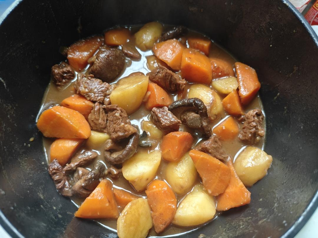 牛肉烧土豆（土豆清爽不糊，比你想象要简单多了）
