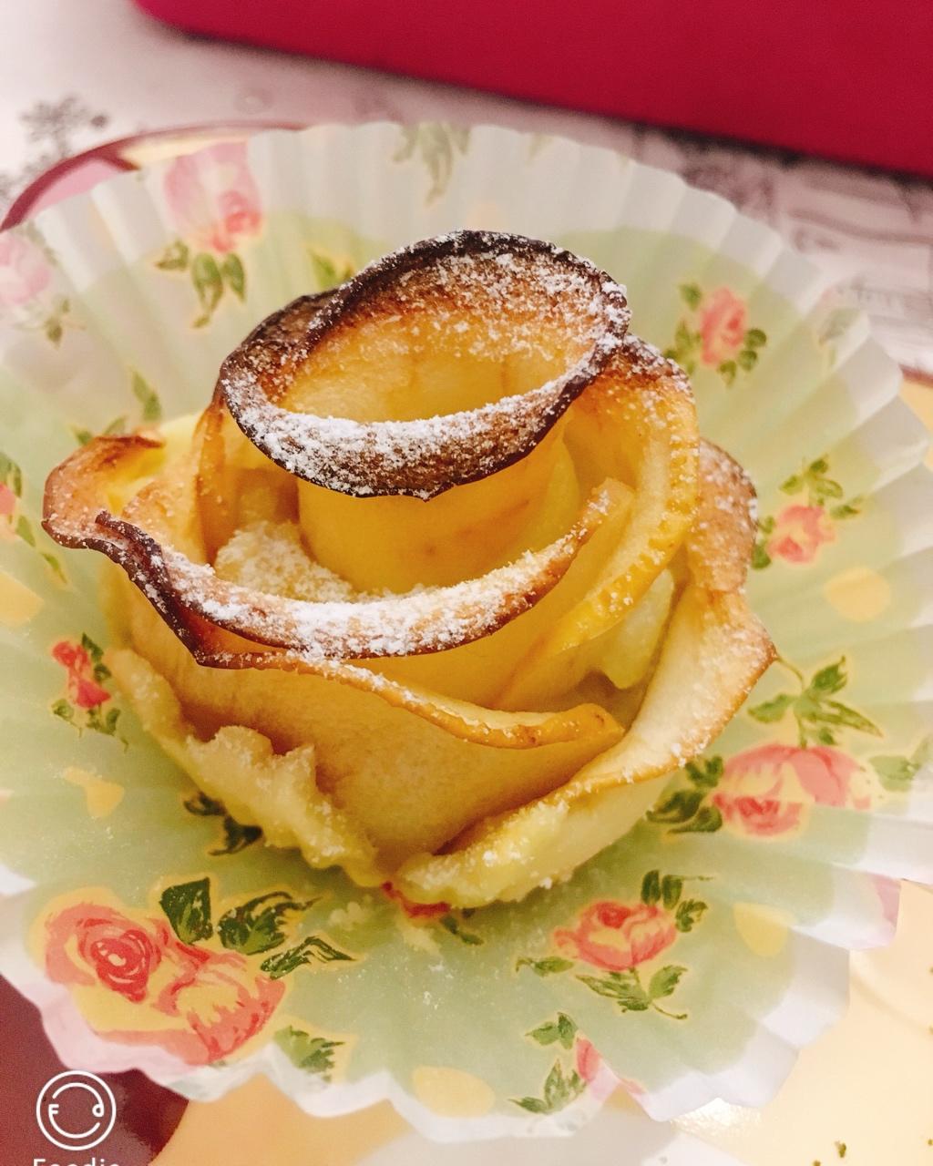 欣鱼饮白水做的苹果玫瑰挞(飞饼版)