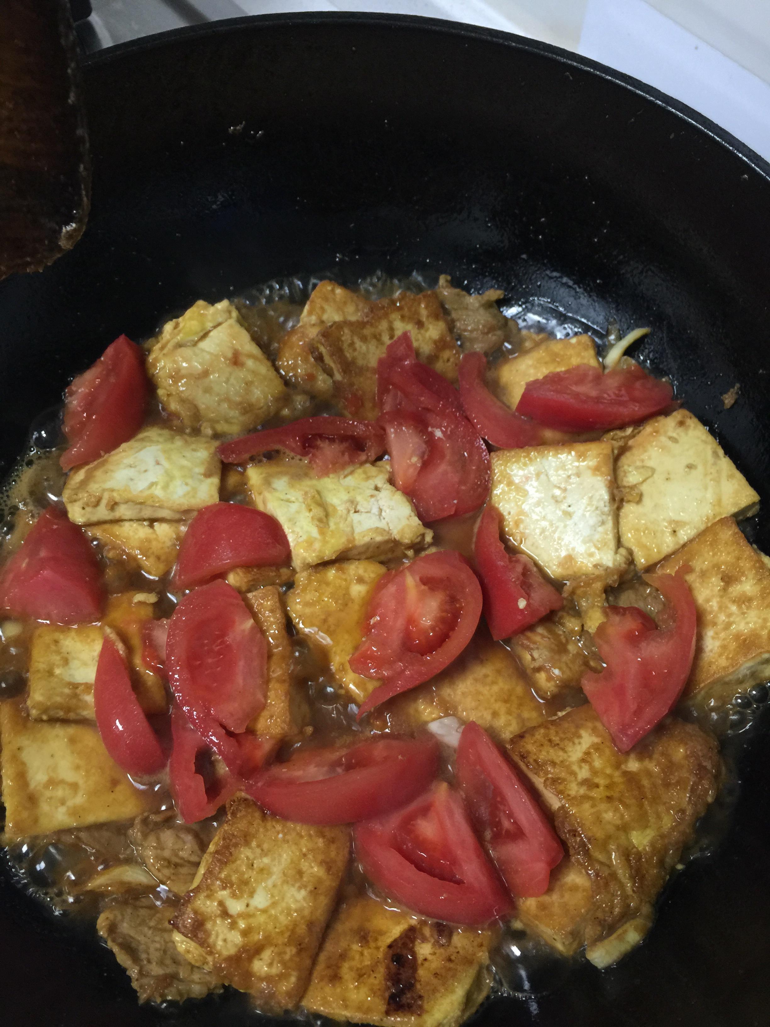 茄汁肉片烩豆腐的做法 步骤5