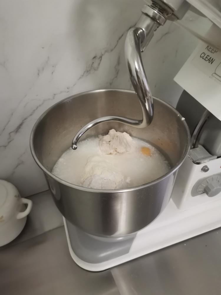 纯奶手撕吐司的做法 步骤1