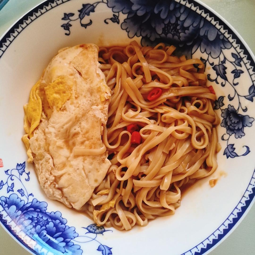 香到舔盘子🉐️荷包蛋焖面🍜超满足❗️
