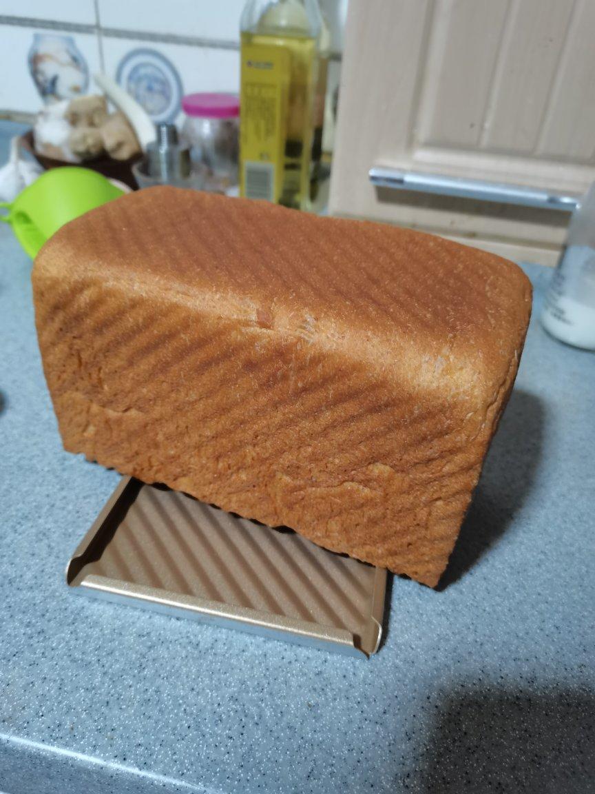 高纤低脂的全麦核桃吐司