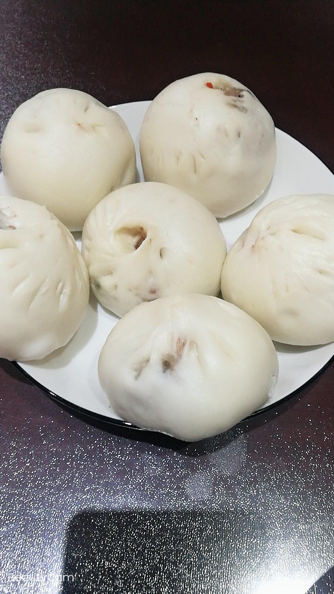 云朵般松软爆浆蜜汁叉烧包