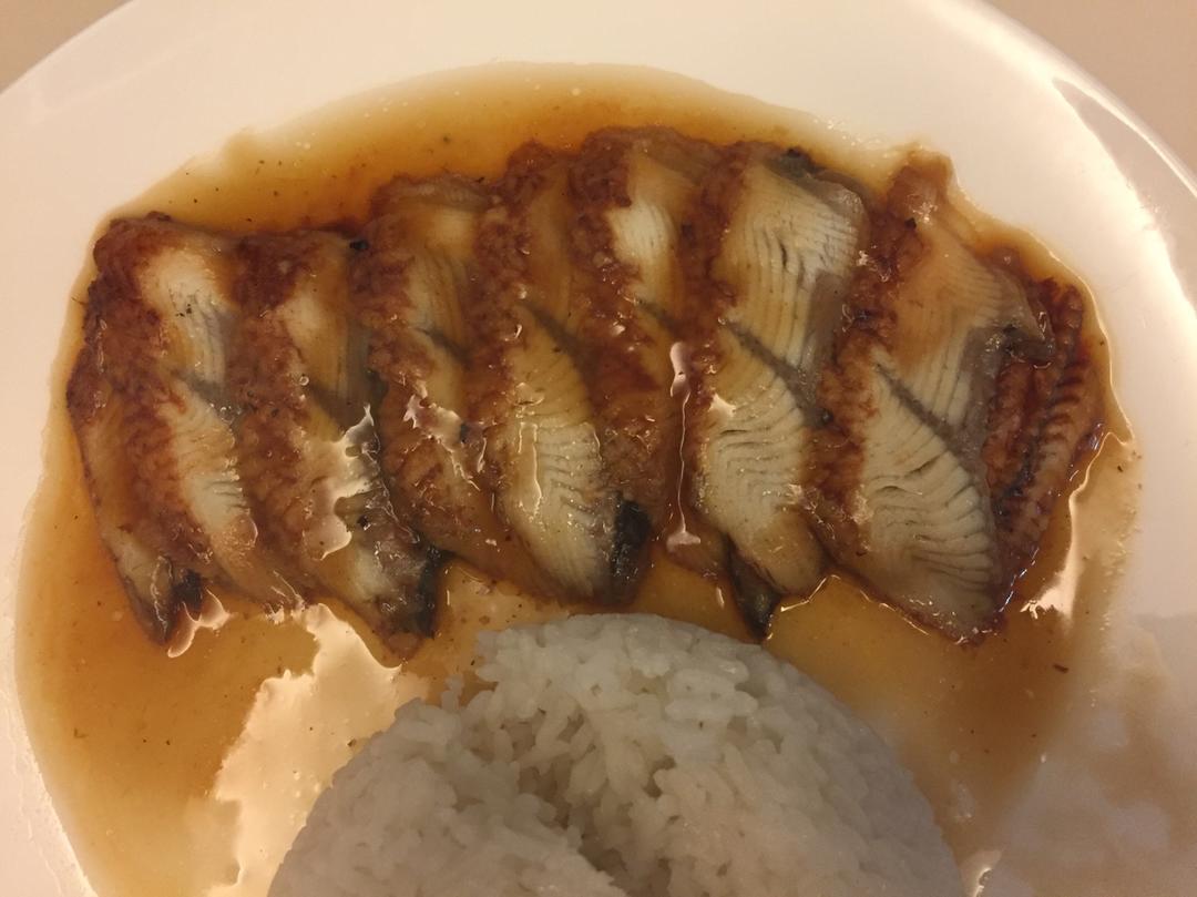 蒲烧鳗鱼饭