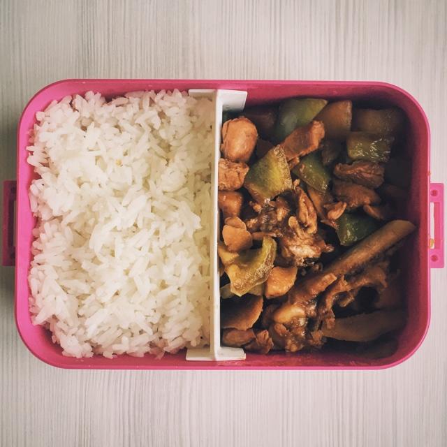 【黄焖鸡米饭】