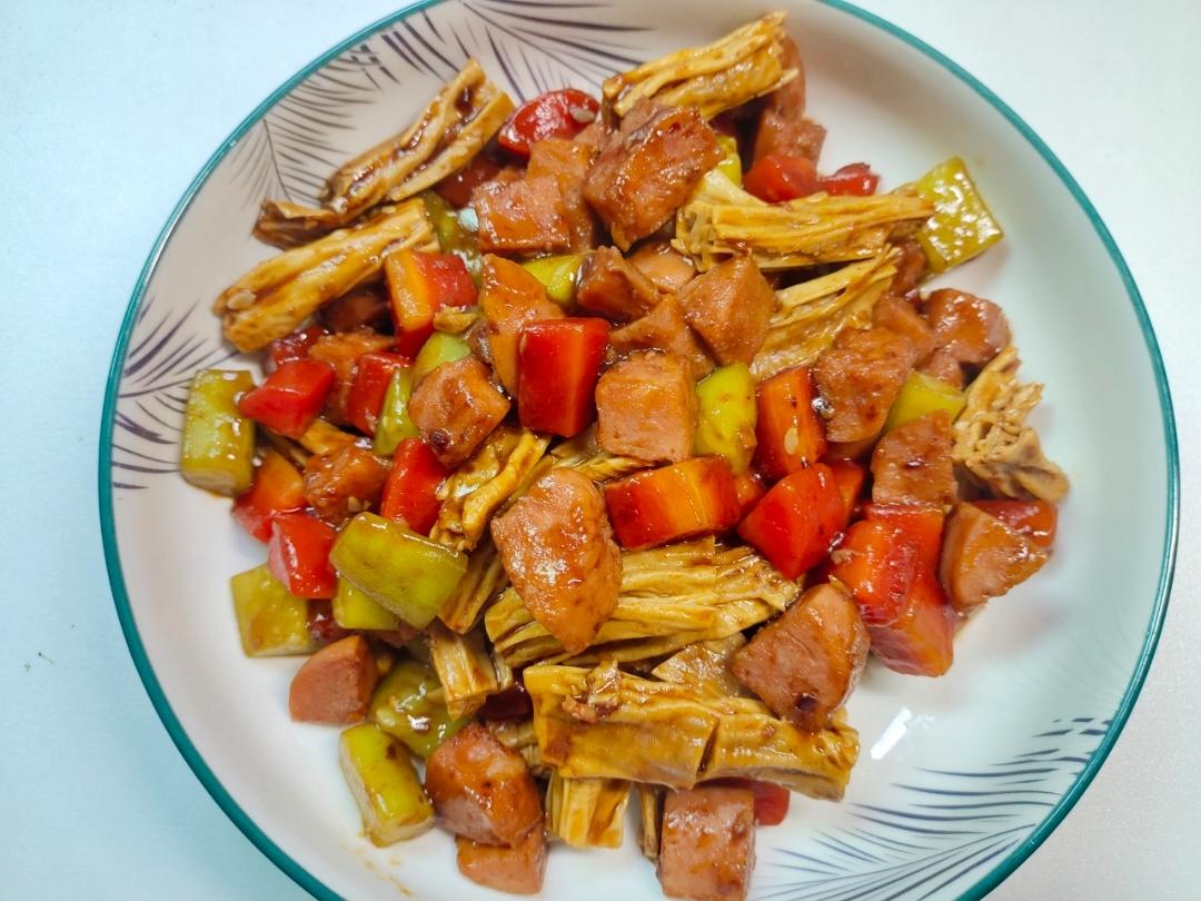 简单又好吃，米饭杀手！香菇胡萝卜炒腐竹