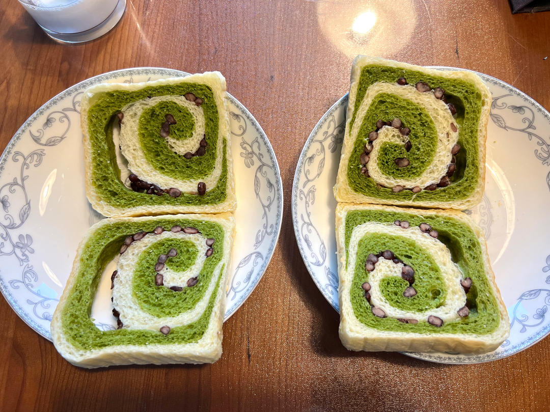 抹茶蜜豆双色吐司