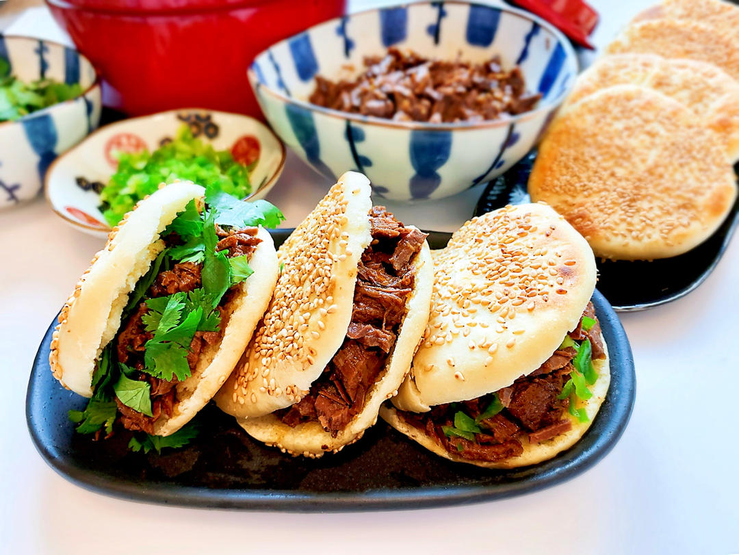 驴肉芝麻火烧                                 香卤驴肉+空心火烧