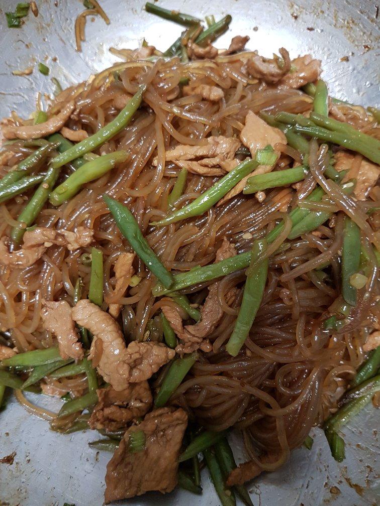 巨香五花肉焖粉！！粉丝比肉还好吃！！