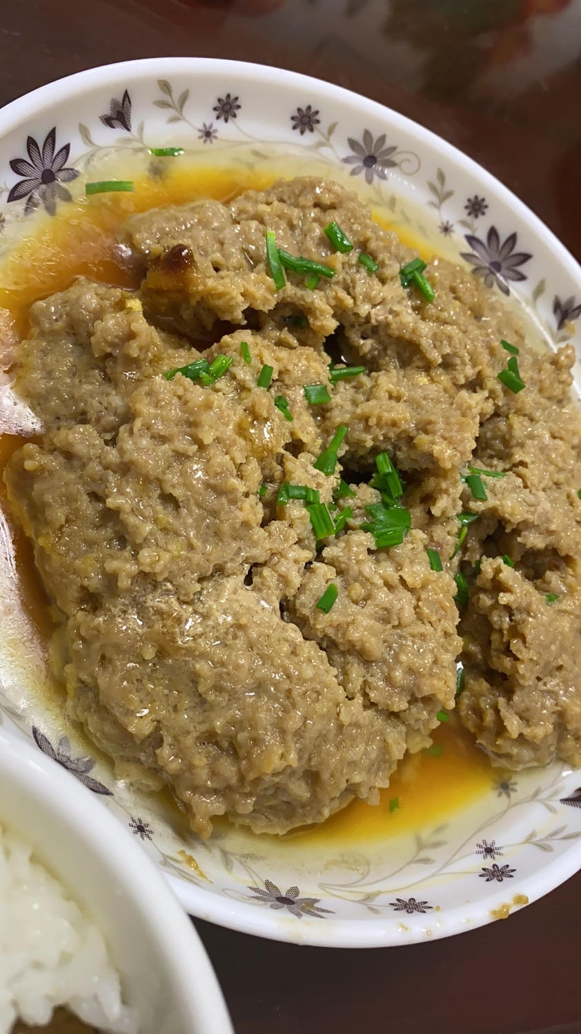 嫩滑的蒸肉饼