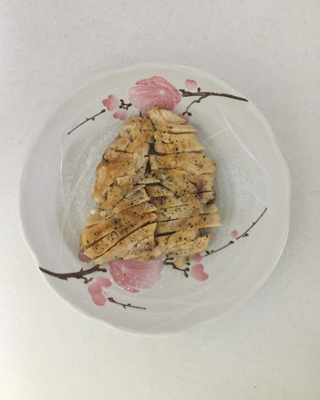 低脂减肥又吃饱饱的嫩嫩煎鸡胸