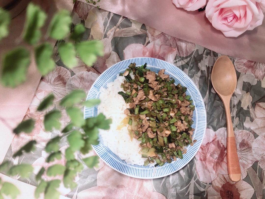 肉末炒一起@榄菜肉沫豆角盖浇饭