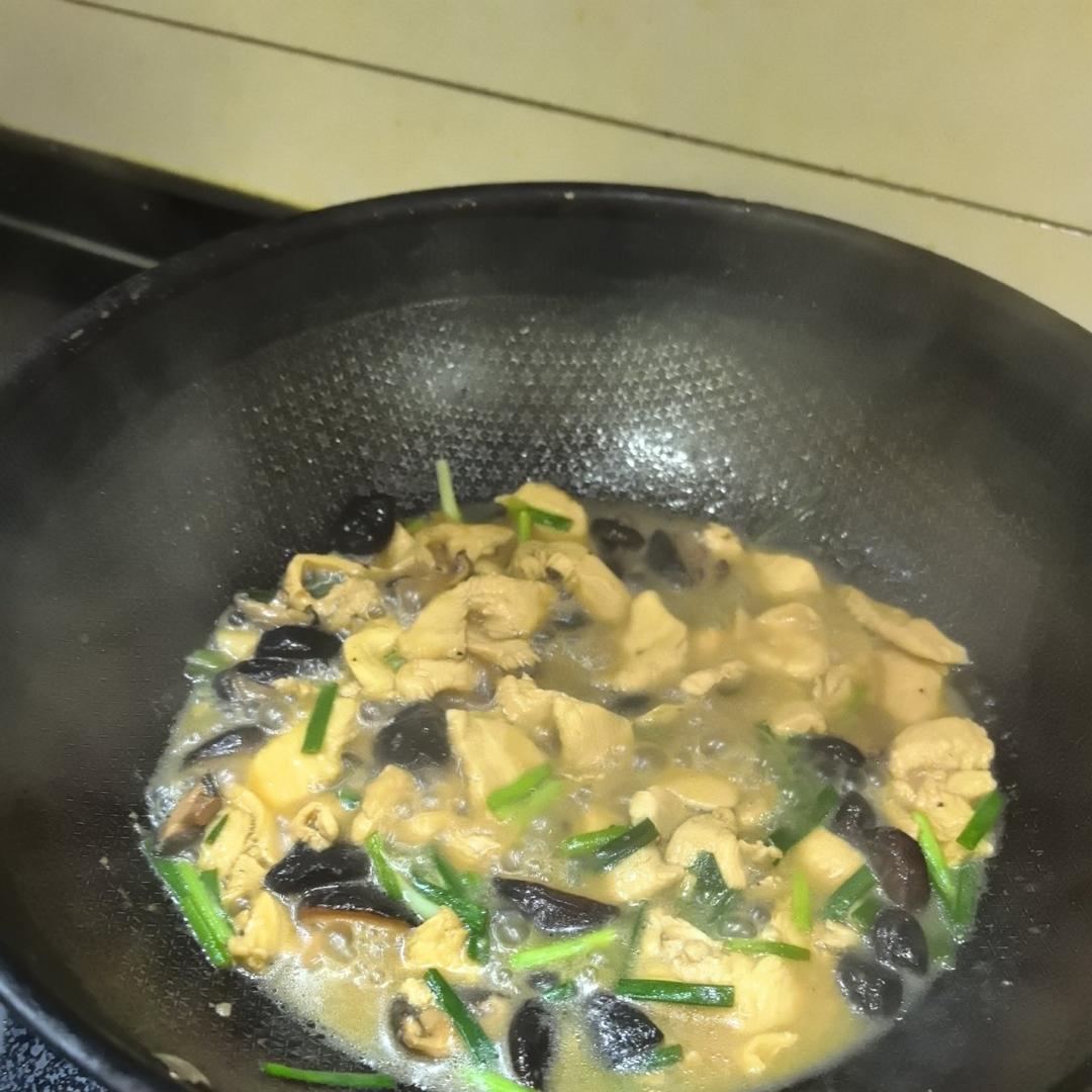 快手鸡胸炒蘑菇