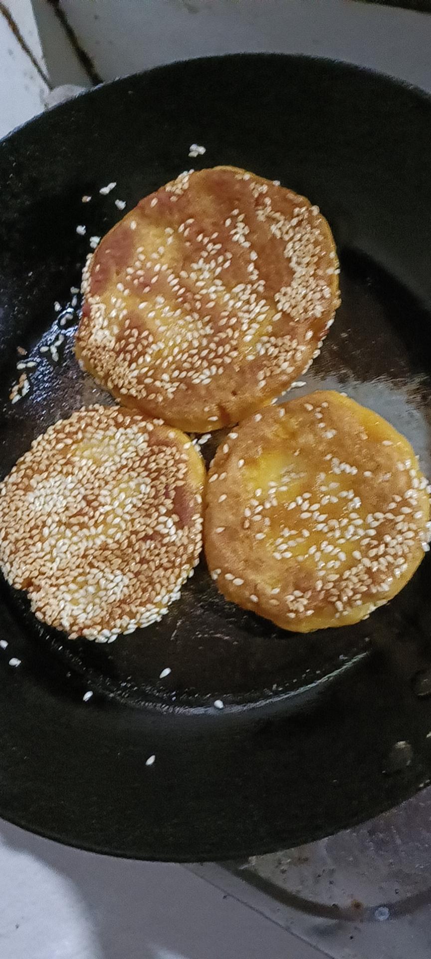 平底锅就能做!香甜软糯的南瓜饼