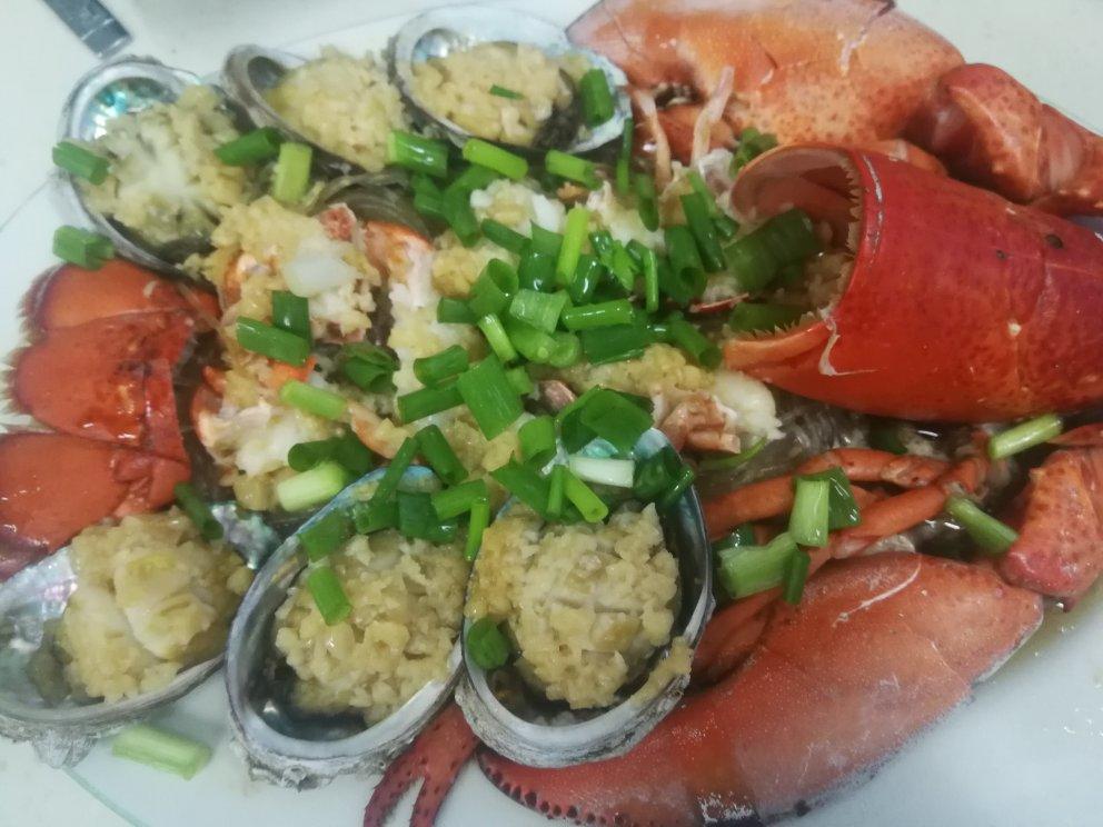 蒜蓉粉丝蒸波士顿龙虾