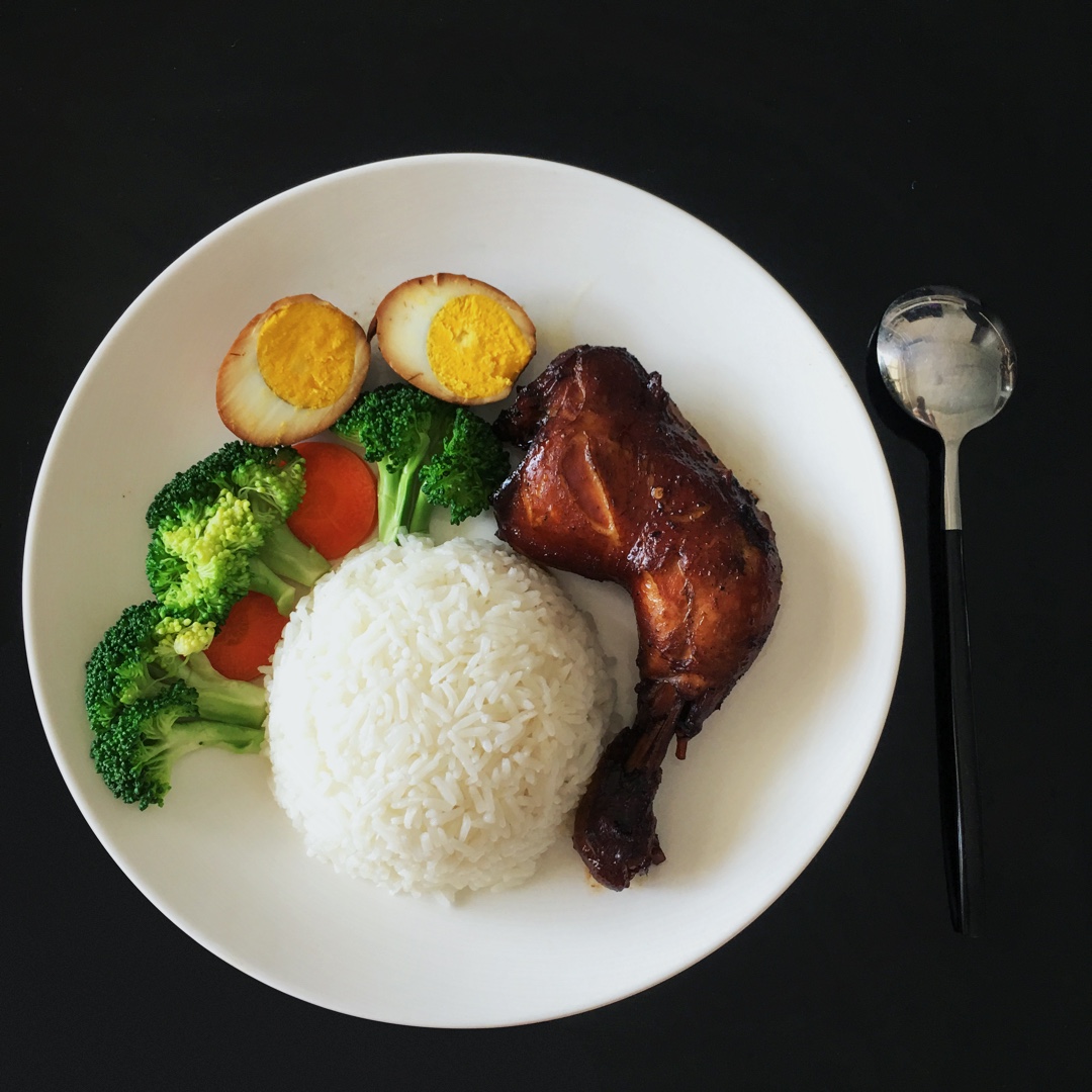 卤鸡腿饭