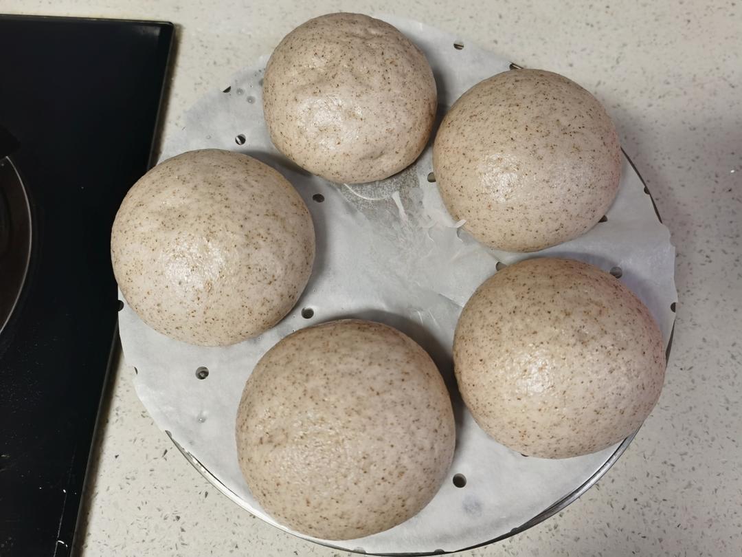 无油无糖松软的全麦馒头