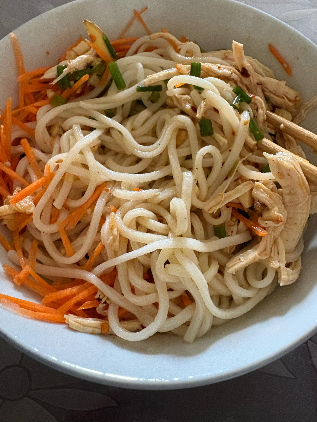 鸡丝凉面(快手菜)