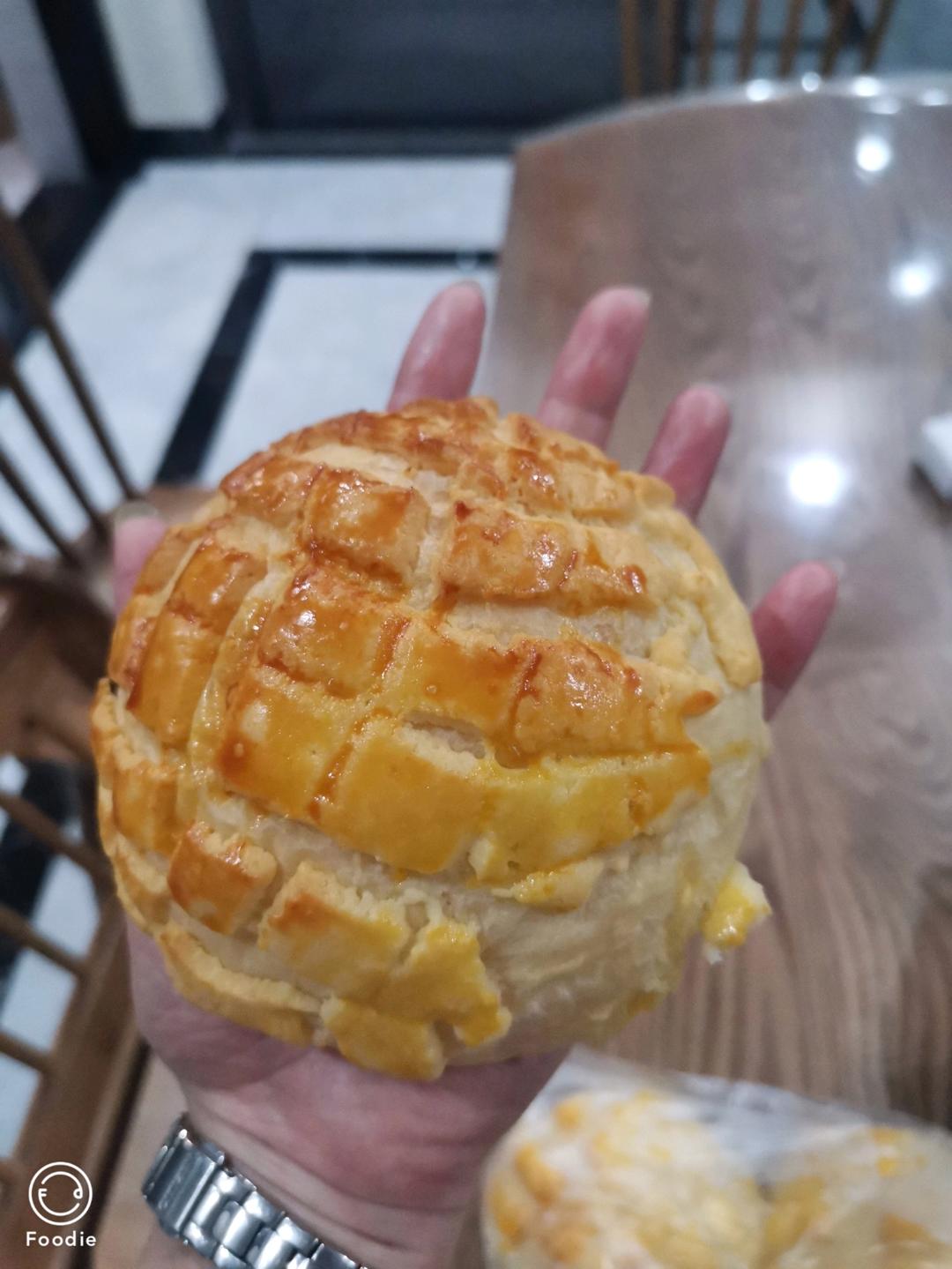 好吃到炸裂的港式菠萝包（附带制作酥皮的小视频）