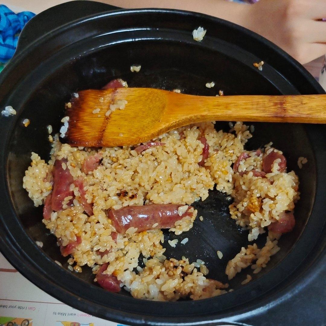 腊味煲仔饭，20分钟饭菜同出