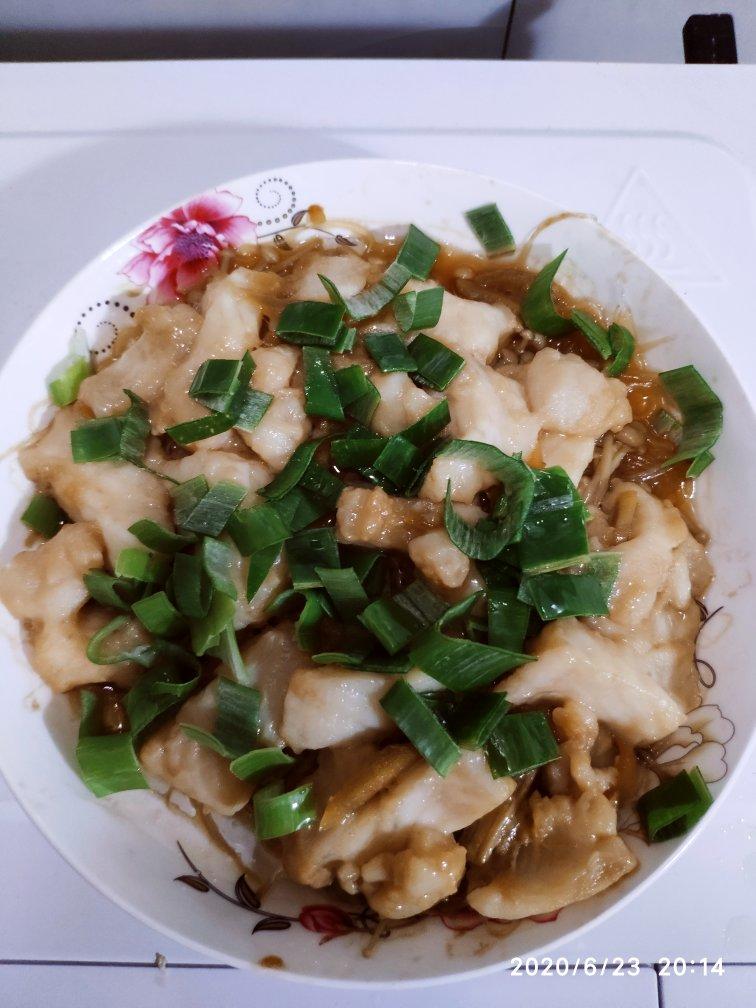 15分钟搞定【蒜蓉粉丝蒸龙利鱼】，入夏前多吃它准能瘦！