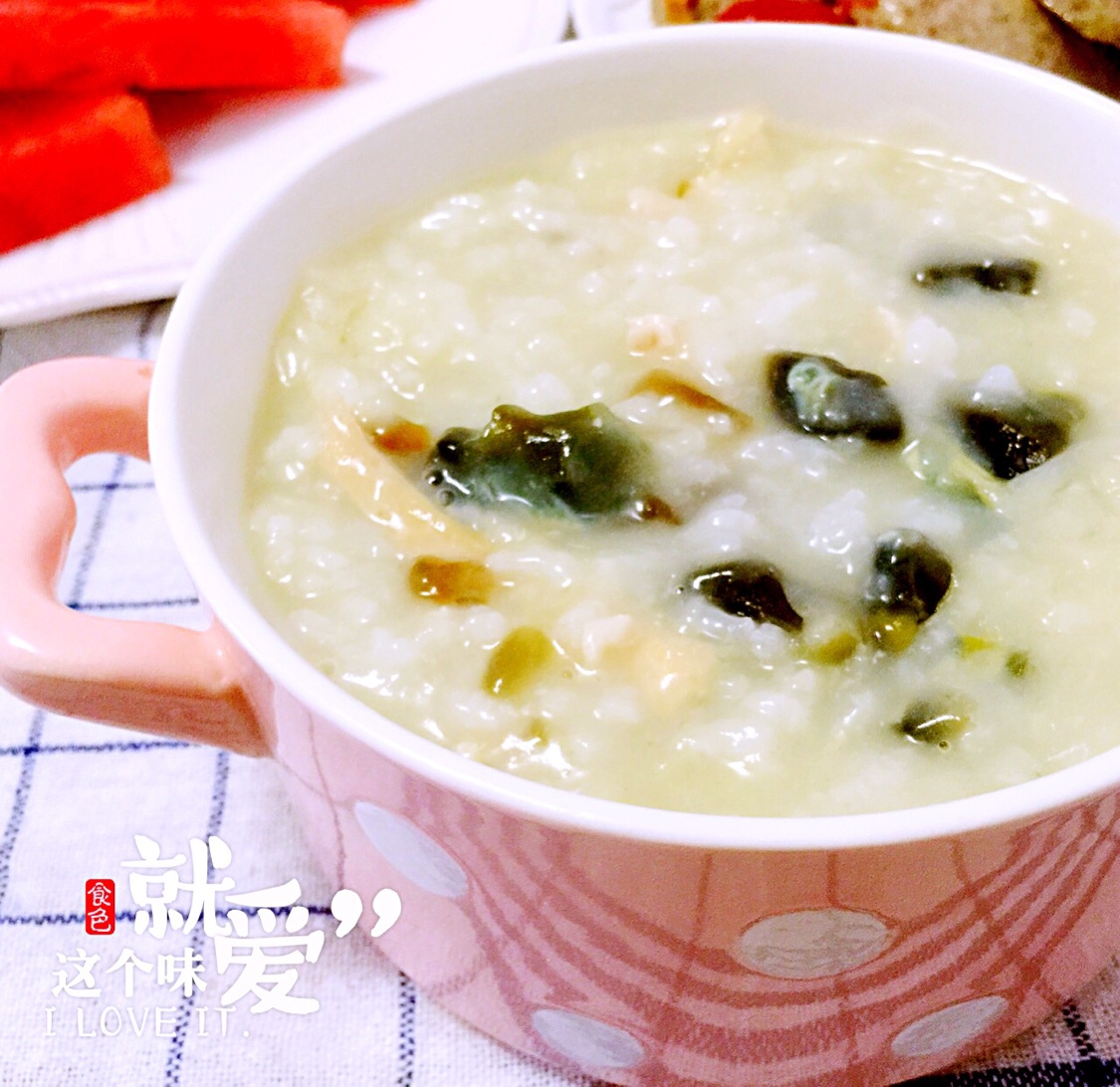 砂锅皮蛋瘦肉粥