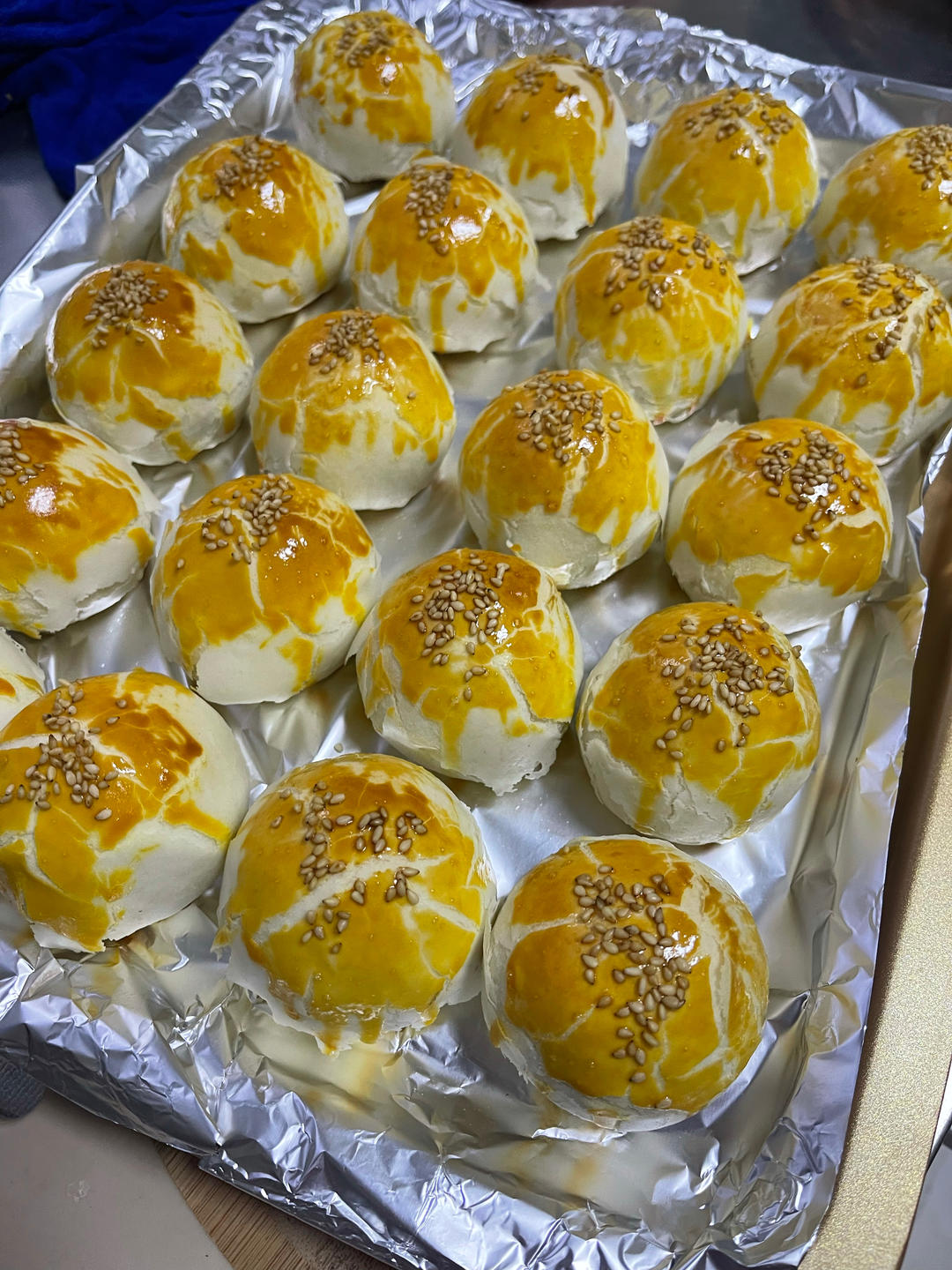 大包酥蛋黄酥也能层次分明，酥掉渣，不破酥