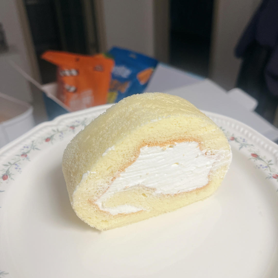 超详细的瑞士卷奶油蛋糕卷原味蛋糕卷的制作方法 饱满不掉皮不开裂（附模具换算方法）