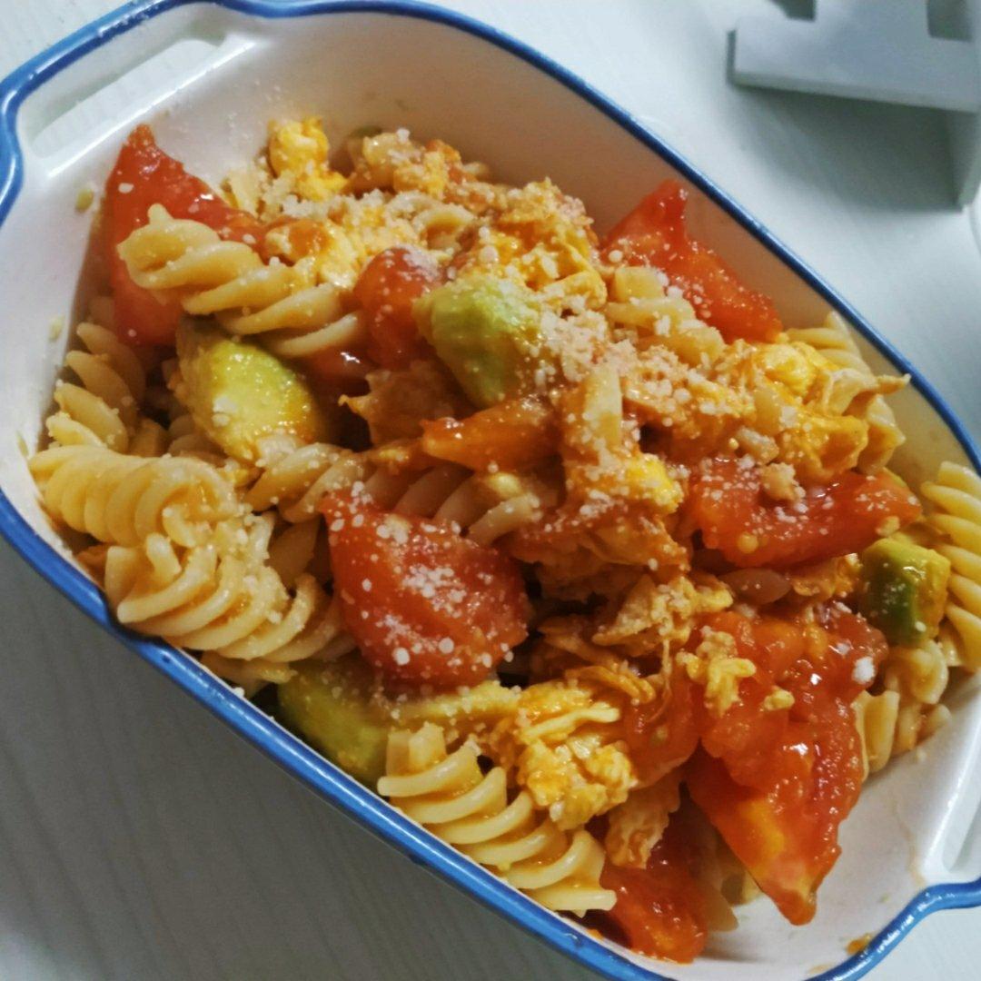 西红柿鸡蛋拌意面