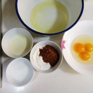 土鸡蛋巧克力戚风蛋糕的做法 步骤1