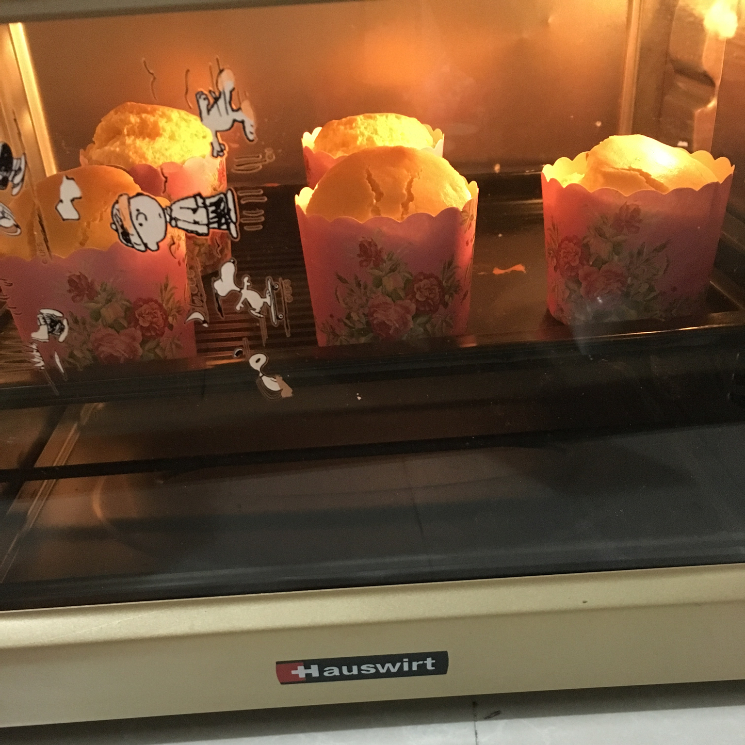 软绵绵的纸杯蛋糕