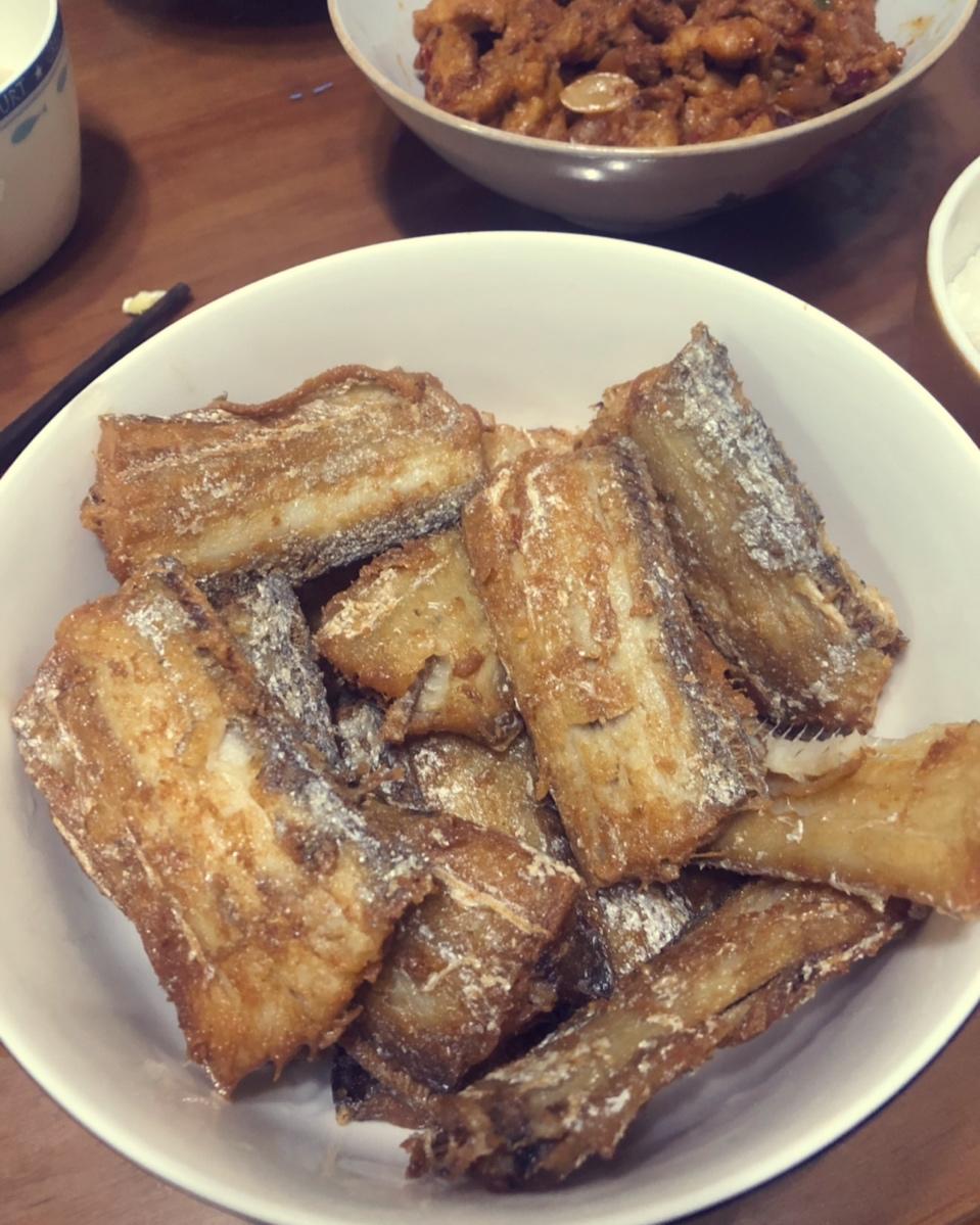 大头麻麻-应做的干煎带鱼